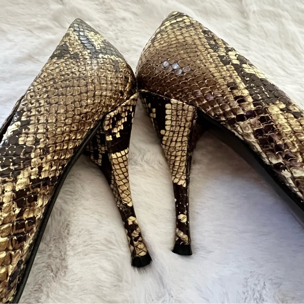 Stuart Weitzman Snakeskin Pumps - Peep toe - Picture 5 of 9
